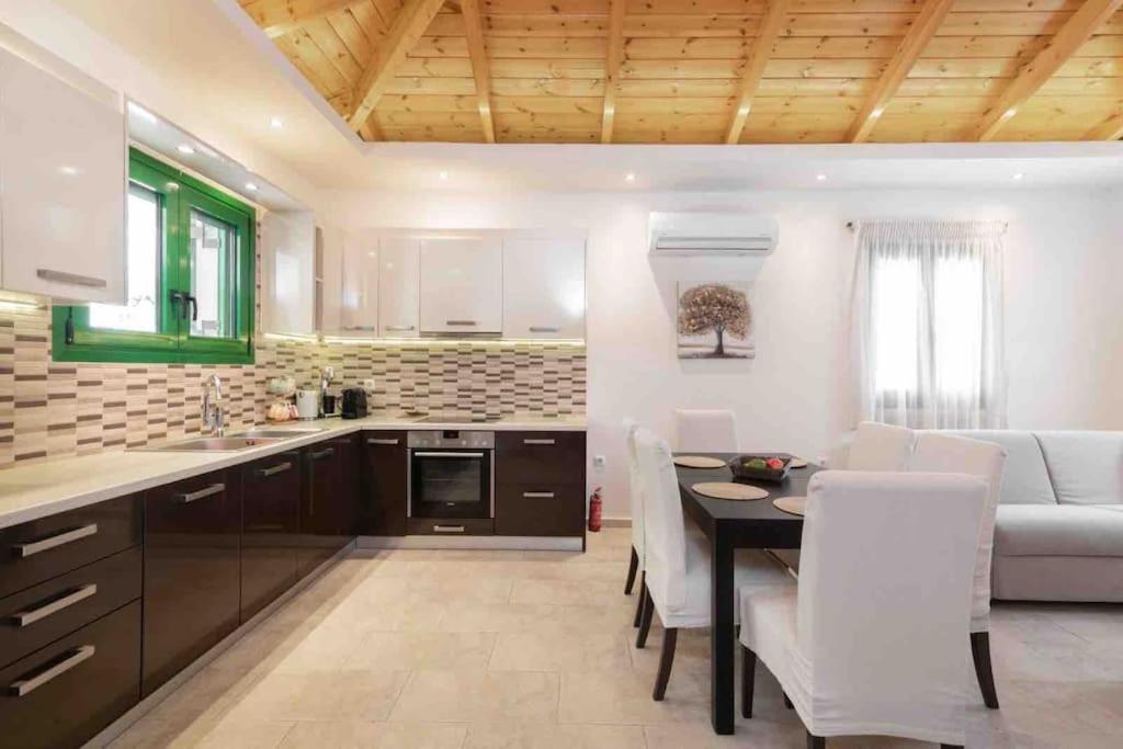 Loxas House, Individual And Fully Equipped House Holiday home