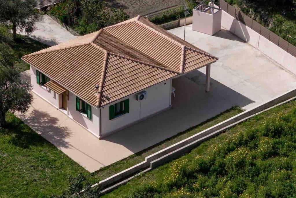 Loxas House, Individual And Fully Equipped House
